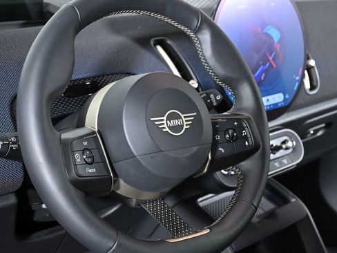 Used 2025 MINI Cooper Countryman S w/ Comfort Package Max image 12