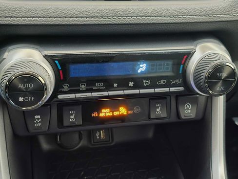 Certified 2025 Toyota RAV4 XLE w/ Convenience Package AWD/4WD image 15