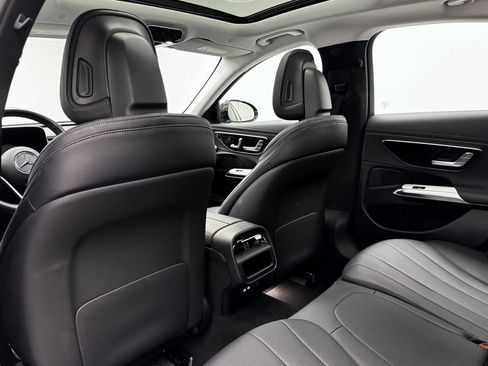 Used 2025 Mercedes-Benz E 350 4MATIC Sedan image 19