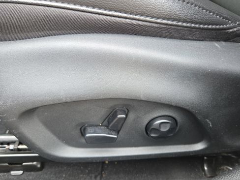 Used 2020 Jeep Compass Latitude FWD image 10