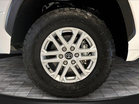 Used 2022 Toyota Tundra SR5 image 32