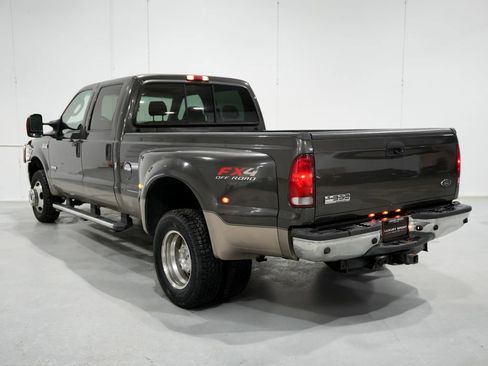 Used 2005 Ford F350 4x4 Crew Cab DRW Super Duty image 3
