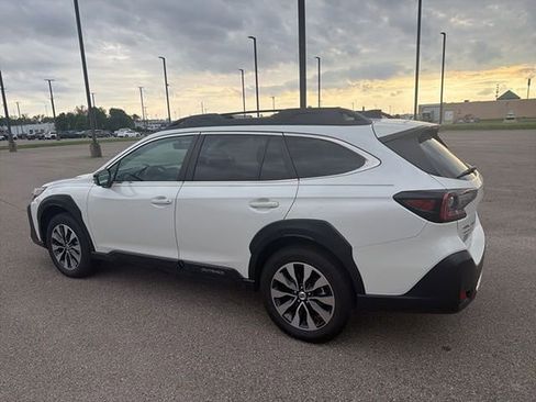 Used 2024 Subaru Outback Limited image 16