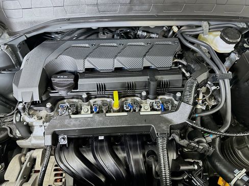 Used 2025 Hyundai Venue SEL FWD image 32