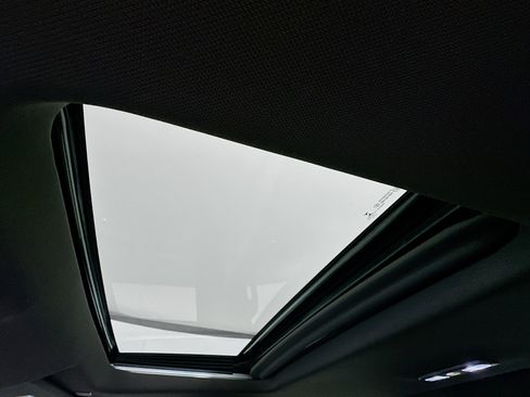 Used 2022 Chevrolet Silverado 1500 LTZ w/ LTZ Premium Package image 27