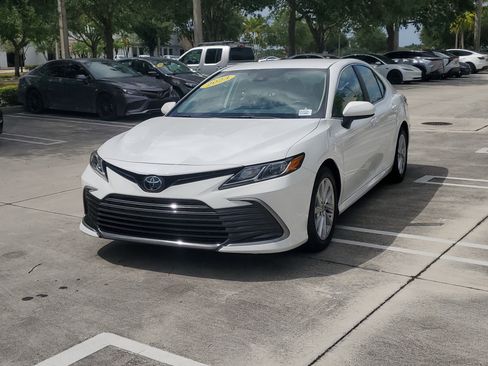 Used 2023 Toyota Camry LE FWD image 7