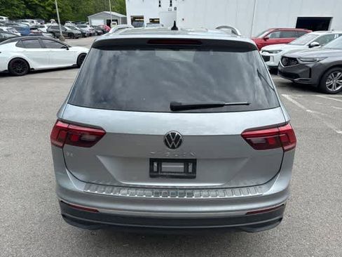 Certified 2023 Volkswagen Tiguan SE w/ Panoramic Sunroof Package FWD image 7