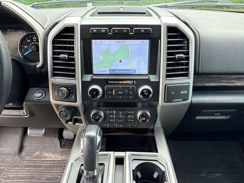Used 2020 Ford F150 Lariat w/ Equipment Group 502A Luxury AWD/4WD image 22