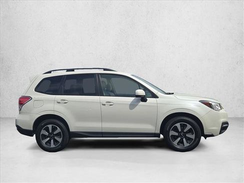 Used 2018 Subaru Forester 2.5i Premium AWD/4WD image 4