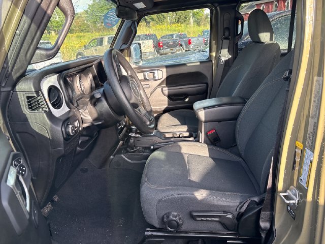Used 2025 Jeep Gladiator Sport AWD/4WD image 7