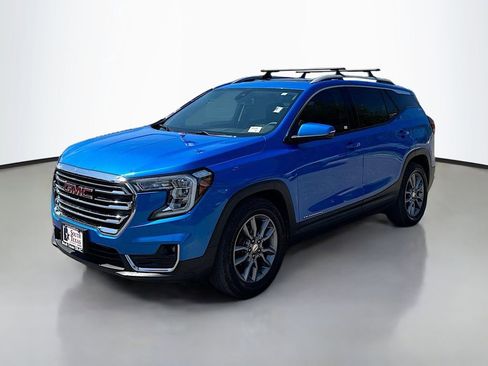 Used 2024 GMC Terrain SLT w/ Infotainment Package II image 3