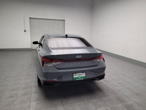 Used 2022 Hyundai Elantra SEL FWD image 6