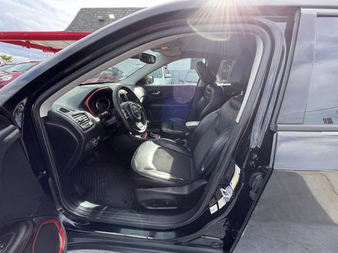Used 2019 Jeep Compass Trailhawk w/ Cold Weather Group AWD/4WD image 11