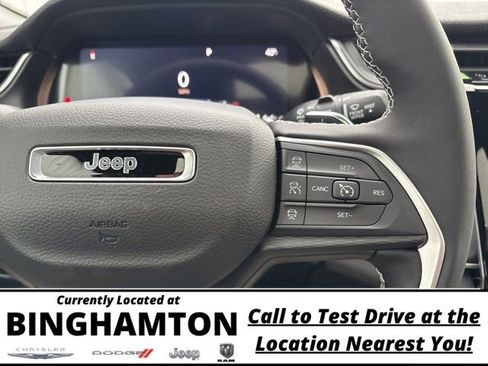 New 2025 Jeep Grand Cherokee 4WD image 12