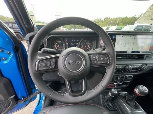 New 2025 Jeep Wrangler Unlimited Rubicon image 33