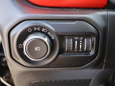 Used 2019 Jeep Wrangler Unlimited Rubicon AWD/4WD image 46