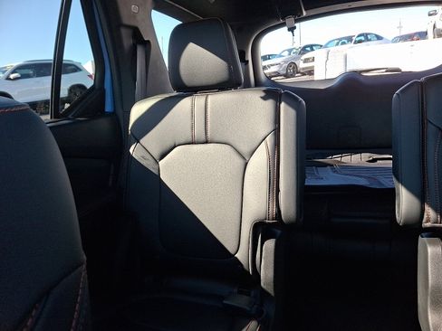 Used 2025 Honda Pilot TrailSport image 14