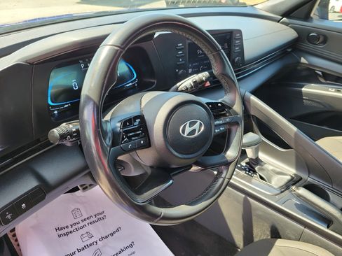 Used 2025 Hyundai Elantra Sport image 18