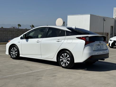 Used 2021 Toyota Prius LE w/ Carpet Mat Package (TMS) AWD/4WD image 10