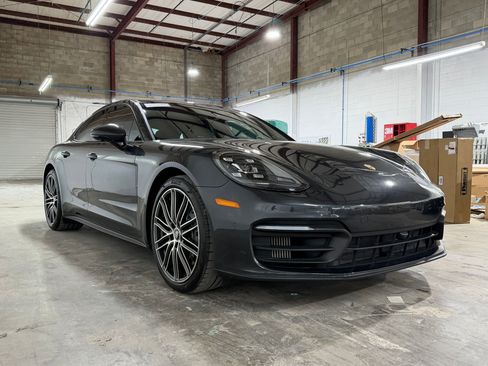 Used 2021 Porsche Panamera image 37