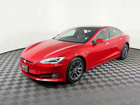 Used 2019 Tesla Model S 100D image 2