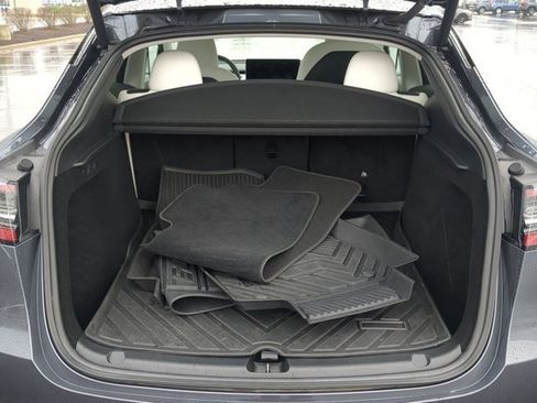 Used 2023 Tesla Model Y Long Range image 14