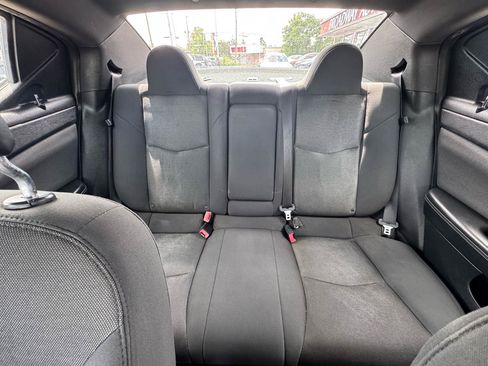 Used 2012 Dodge Avenger SE FWD image 15