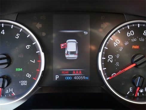 Used 2020 Toyota RAV4 XLE image 27