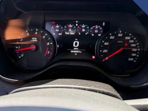 Used 2021 Chevrolet Camaro SS RWD image 9