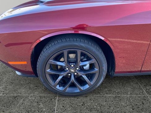 Used 2021 Dodge Challenger SXT w/ Driver Convenience Group RWD image 14