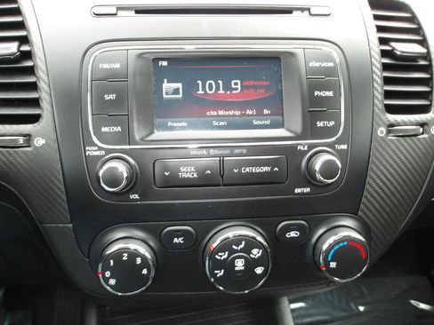 Used 2014 Kia Forte Koup EX FWD image 18
