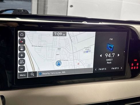 Used 2023 Hyundai Palisade Limited w/ Cargo Package image 16