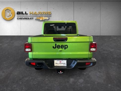 Used 2025 Jeep Gladiator Sport AWD/4WD image 12
