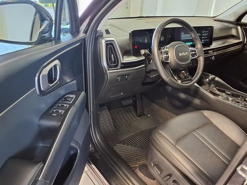 Used 2025 Kia Sorento S w/ Panoramic Sunroof Package AWD/4WD image 6