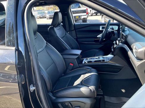 Used 2023 Ford Explorer ST w/ Equipment Group 401A image 9