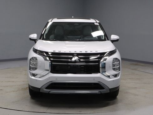 New 2026 Mitsubishi Outlander SE image 3