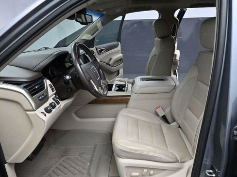 Used 2019 GMC Yukon Denali w/ Denali Ultimate Package image 12