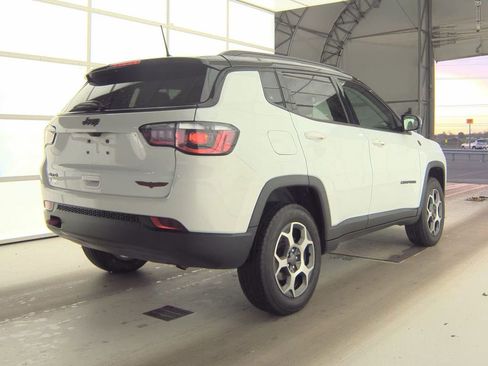 Used 2022 Jeep Compass Trailhawk w/ Trailhawk Convenience Group AWD/4WD image 9