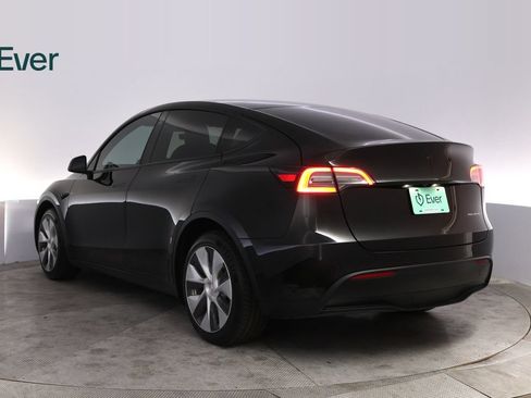 Used 2022 Tesla Model Y Long Range AWD/4WD image 17
