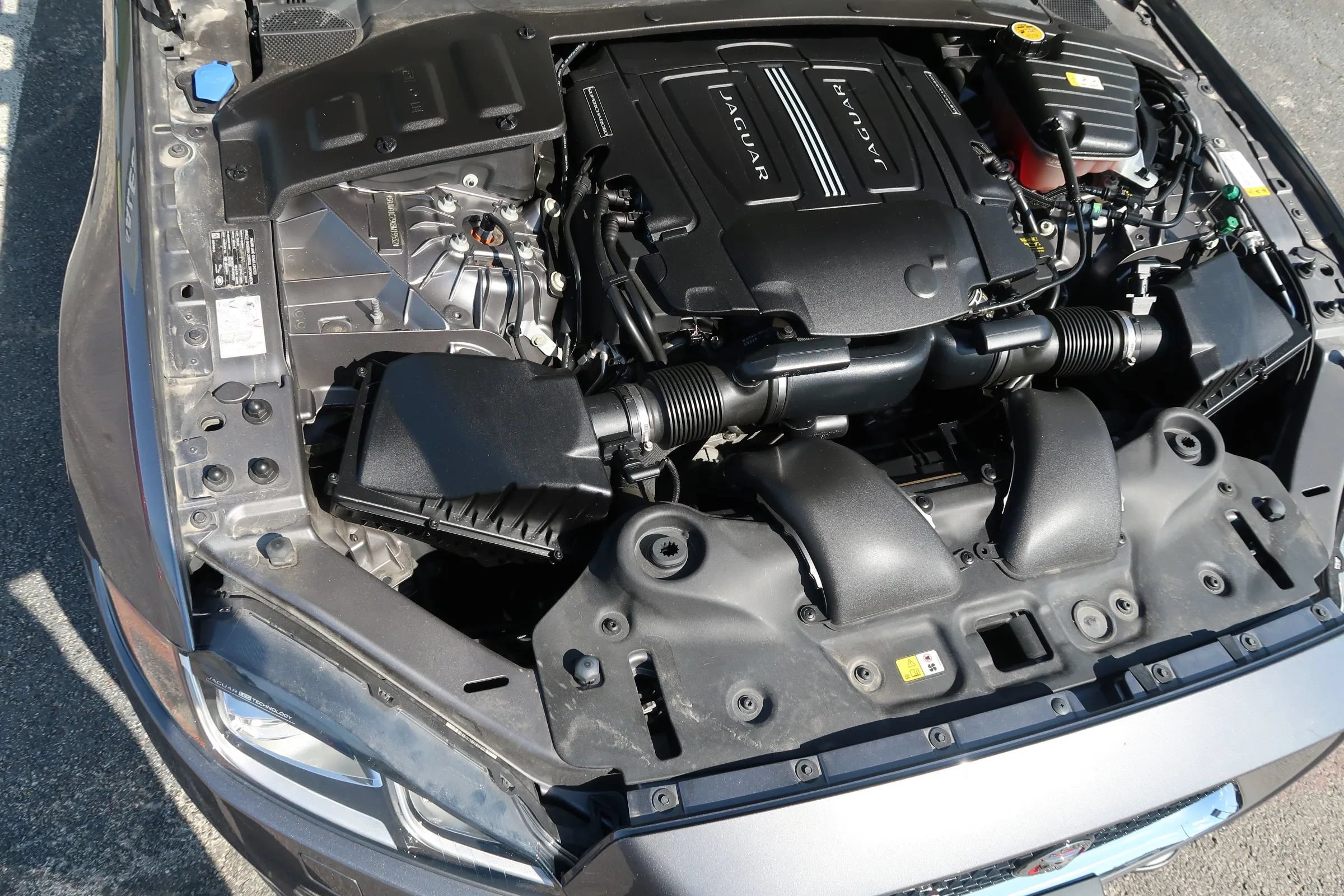 Used 2019 Jaguar XJ R-Sport RWD image 42