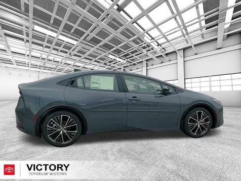 Used 2026 Toyota Prius XLE image 2