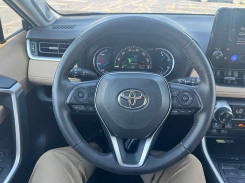 Used 2023 Toyota RAV4 XLE Premium AWD/4WD image 24