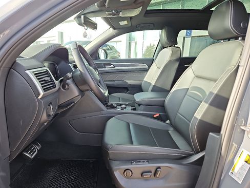 Certified 2023 Volkswagen Atlas Cross Sport SEL R-Line image 10