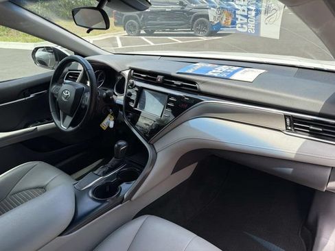Used 2018 Toyota Camry SE FWD image 17