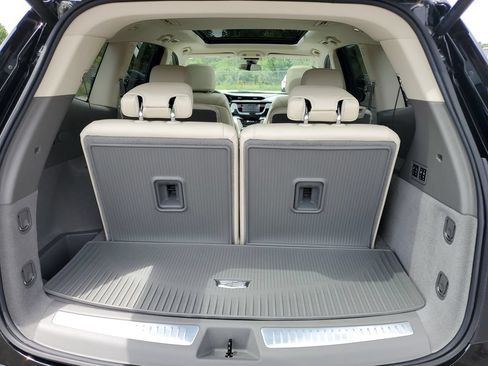 Used 2025 Cadillac XT6 Premium Luxury w/ LPO, Floor Liner Package AWD/4WD image 28