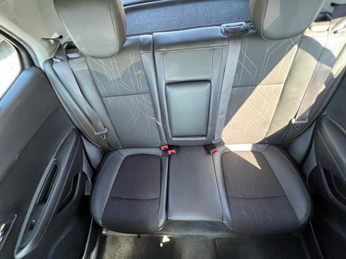 Used 2018 Chevrolet Trax LT w/ LT Convenience Package FWD image 19