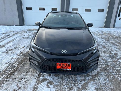 Used 2023 Toyota Corolla SE FWD image 3