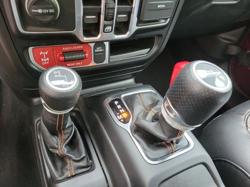Used 2021 Jeep Gladiator Mojave AWD/4WD image 19