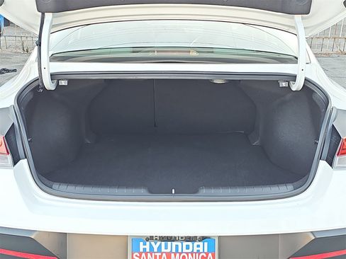 Certified 2025 Hyundai Elantra Limited image 12