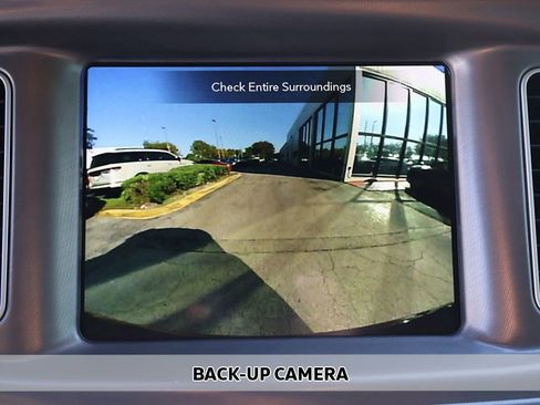 Used 2023 Dodge Charger SXT image 3